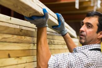 iStock.com / Juanmonino