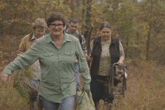 Sisters Donna Janssen and Luanne Lewis